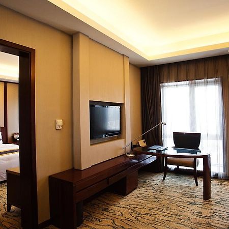 Gloria Grand Hotel Wuxi Wuxi  Exteriör bild