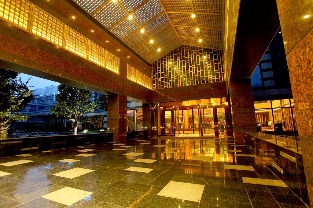 Gloria Grand Hotel Wuxi Wuxi  Exteriör bild